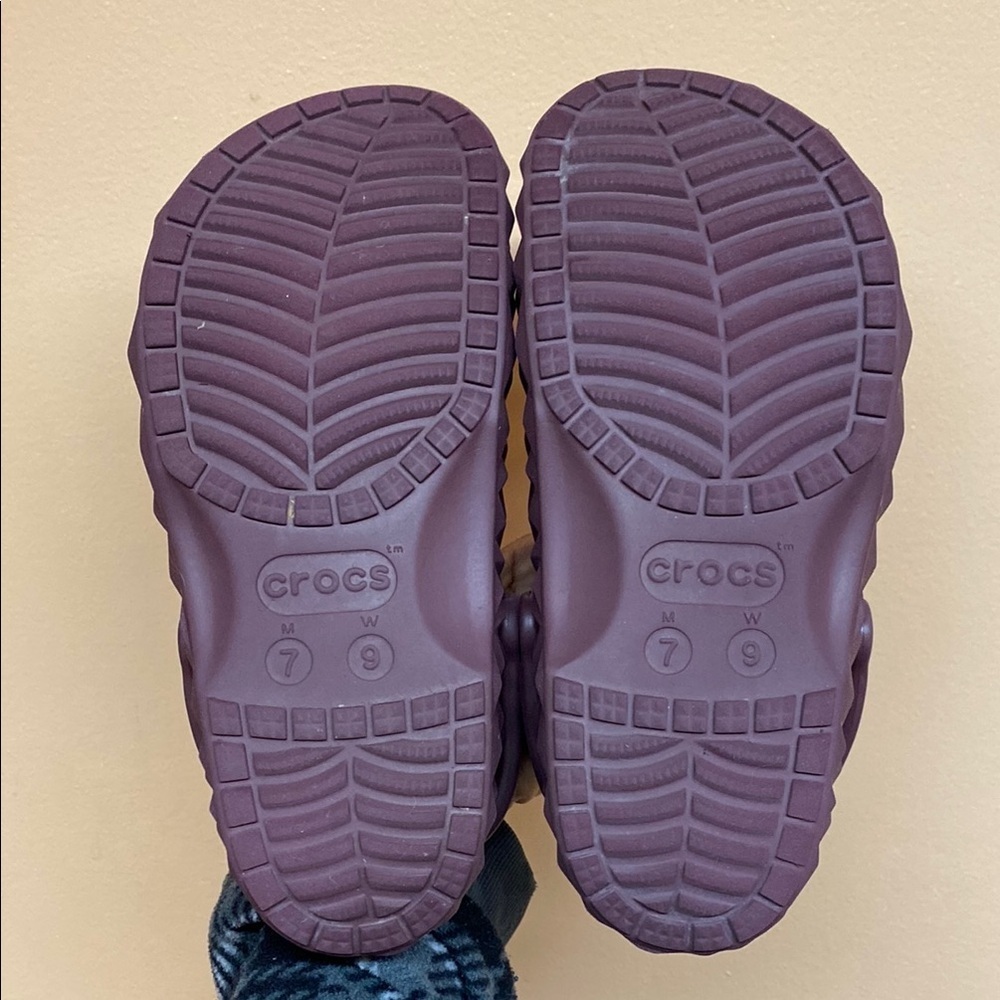 Crocs Tie Dye And Dark Cherry Geometric Fleece Lined Clogs Size 9 Bundle - Picture 11 of 15